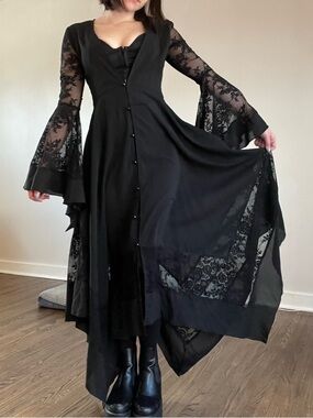 fitted lace wedding dress Hecate Lace Maxi Dress [B] main image 0